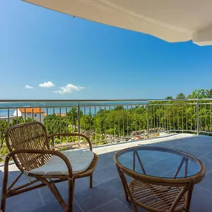 Apartment Sunshine E, Crikvenica